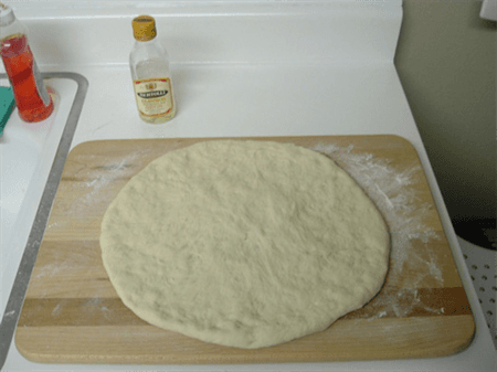 تهیه خمیر پیتزا در خانه