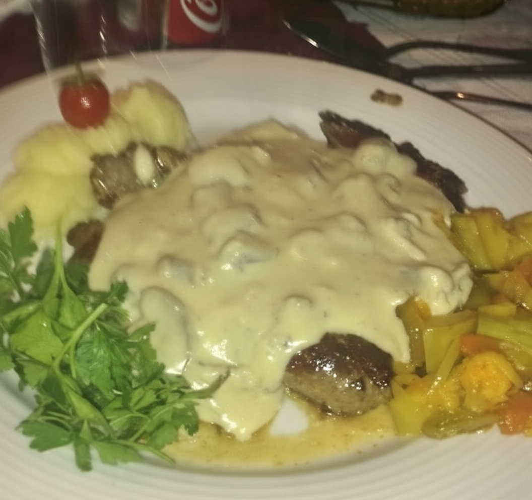 برگرسیب زمینی وعدس با سس قارچ