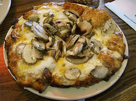 پیتزای پیاز و قارچ